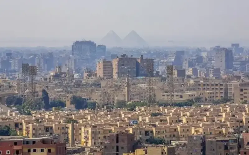 مصر.. السيسي يصدق على قانون الإيجار القديم